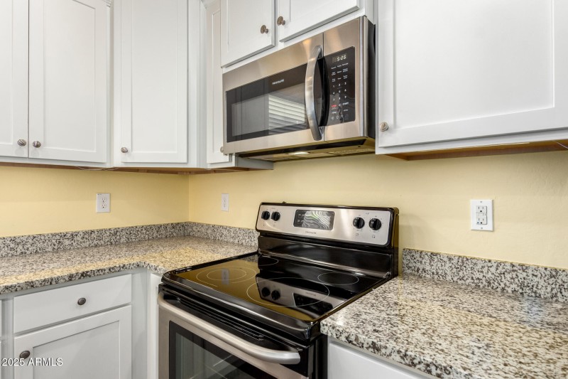 Electric range/built in microwave