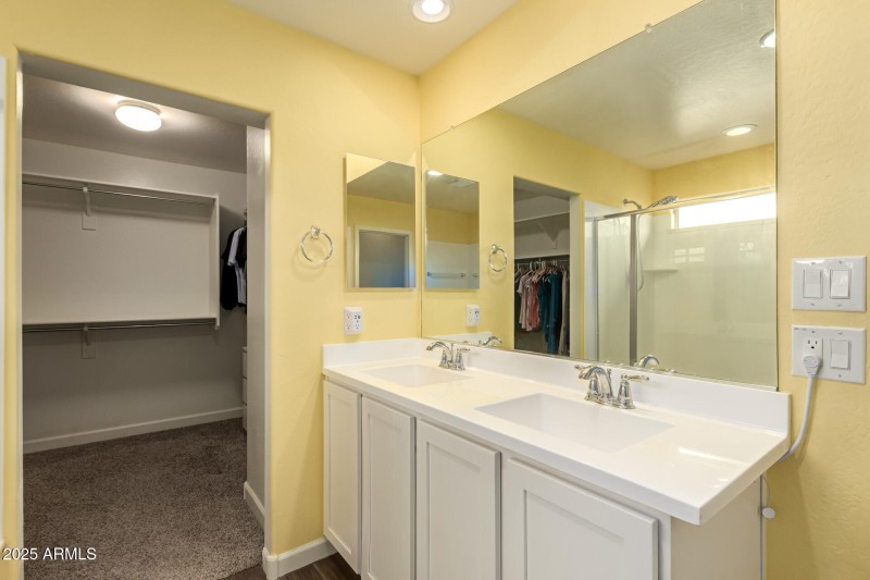 Master bath dual vanity