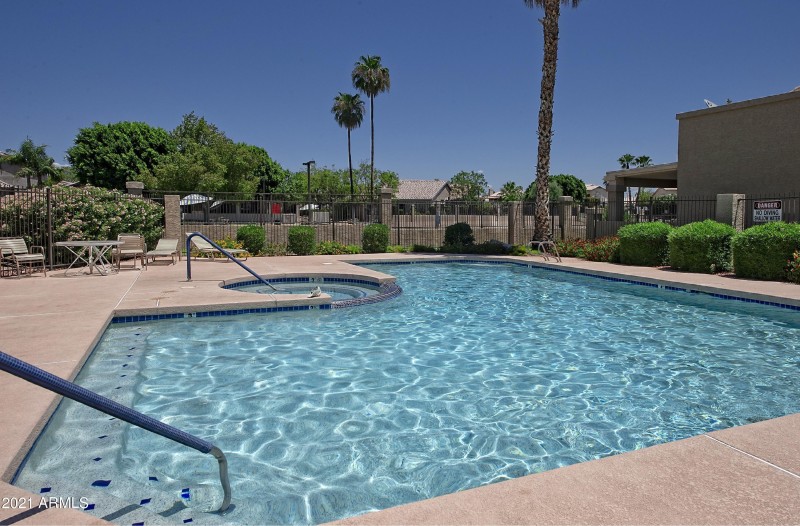 003_Community Pool