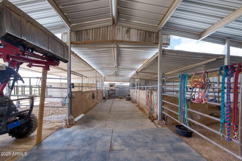 Barn Interior - 6 stalls