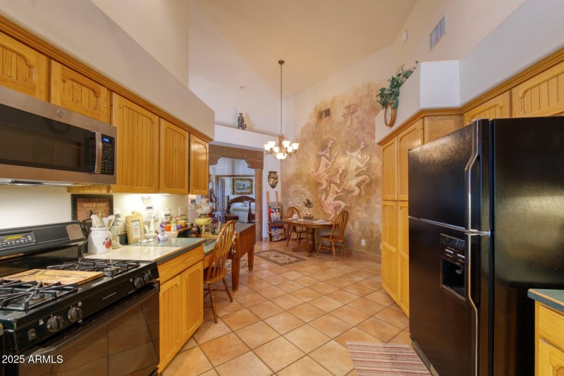 Kitchen - Dining area