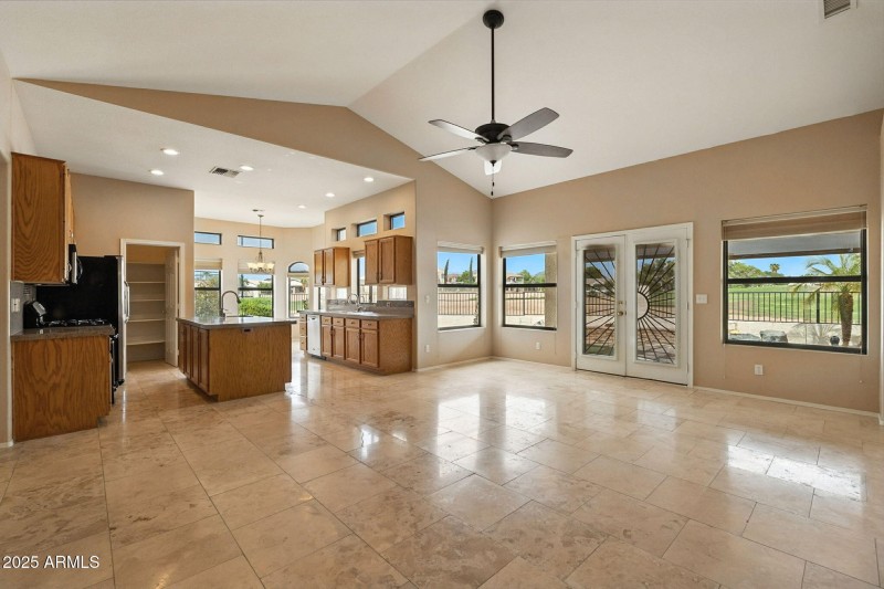 Kitchen/Dining