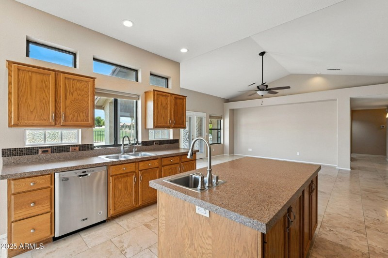 Kitchen/Dining
