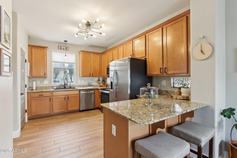 12-web-or-mls-E Isleta Ave-008