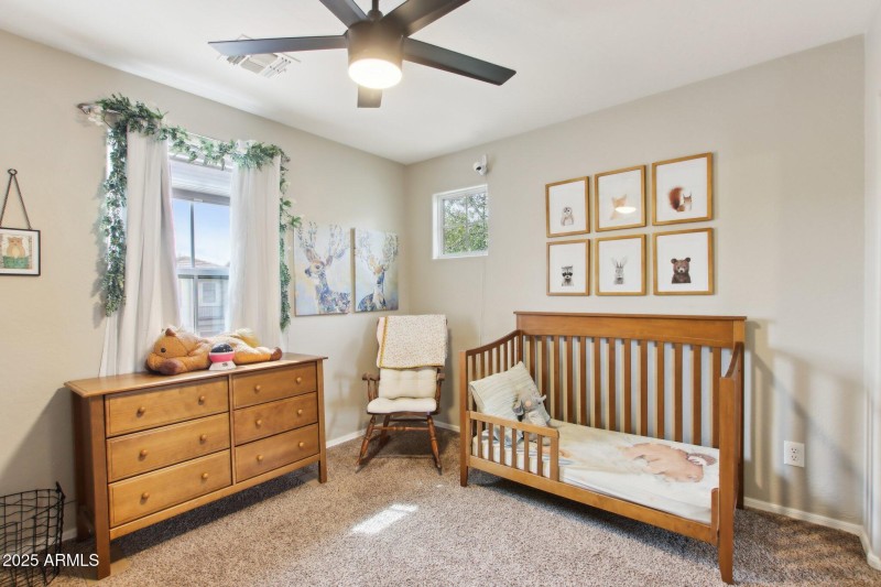 25-web-or-mls-E Isleta Ave-023