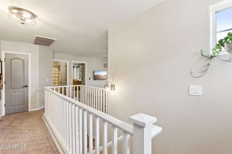 15-web-or-mls-E Isleta Ave-012