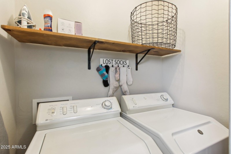 42-web-or-mls-E Isleta Ave-011