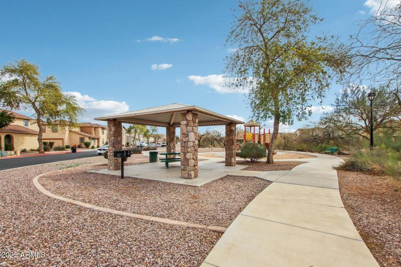 30-web-or-mls-E Isleta Ave-901