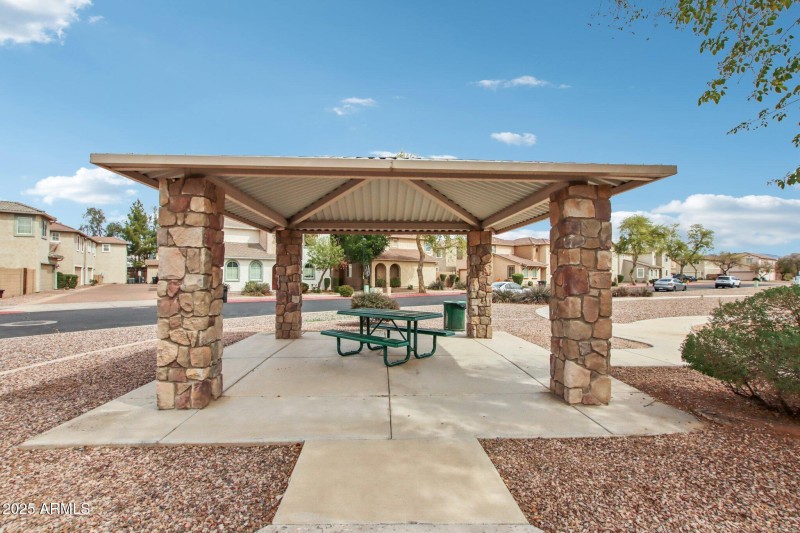 31-web-or-mls-E Isleta Ave-902