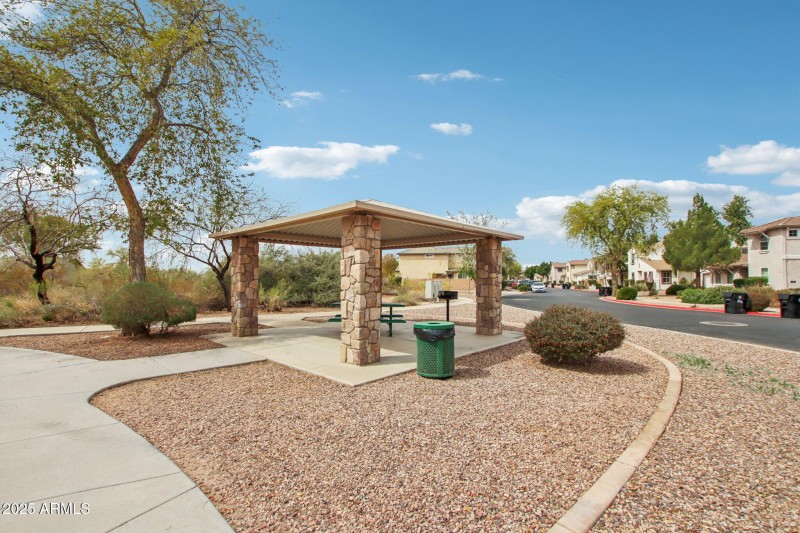 36-web-or-mls-E Isleta Ave-907