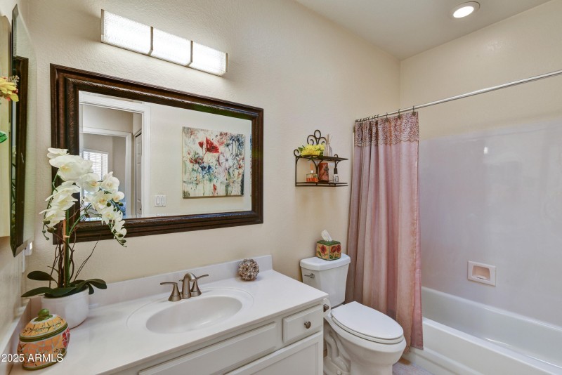 013_Bathroom
