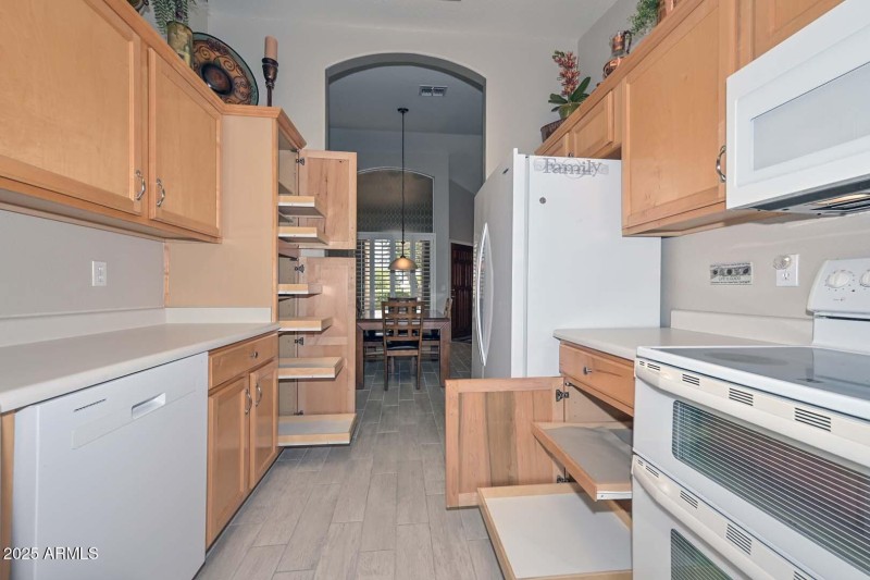 Kitchen-Slide Outs