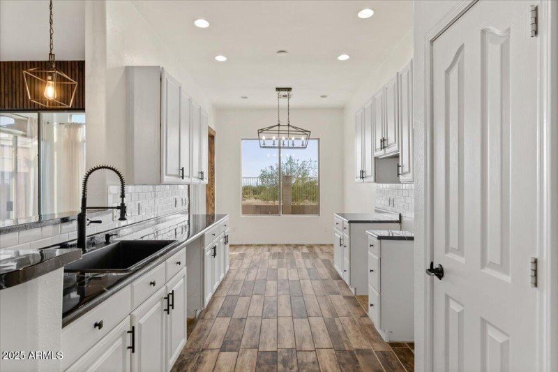 18-Kitchen