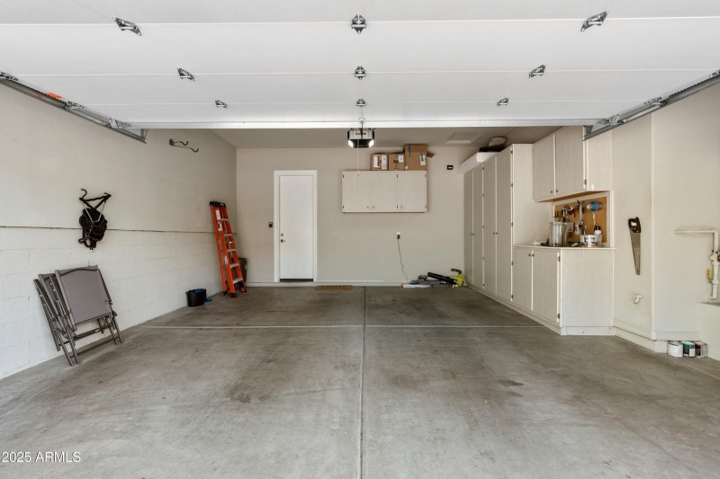025_Garage