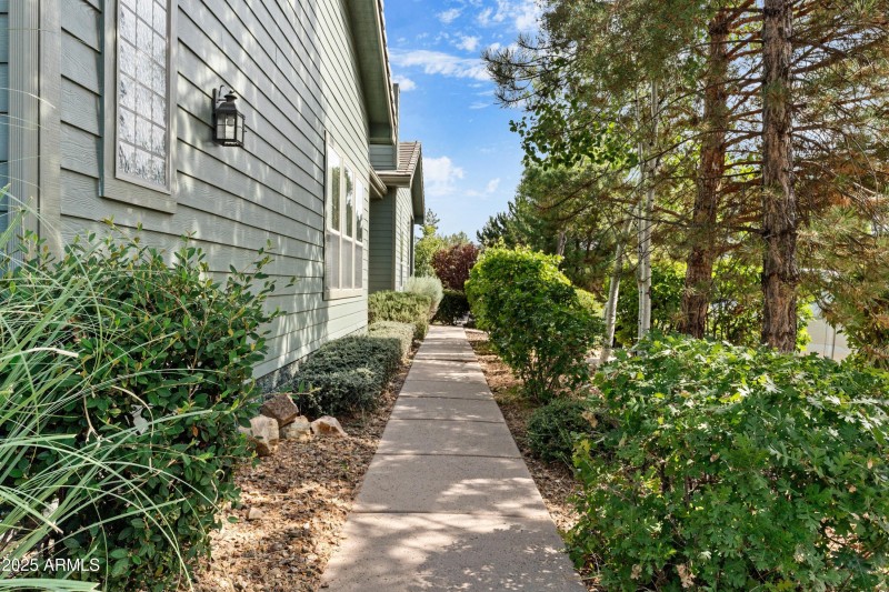 003_Walkway