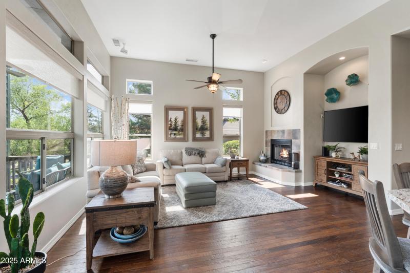 007_Living Room