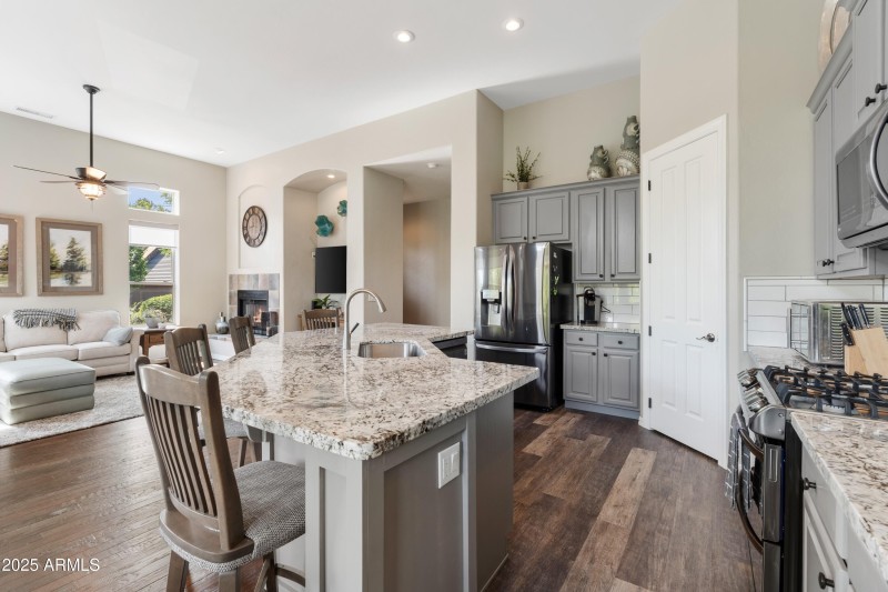 011_Kitchen