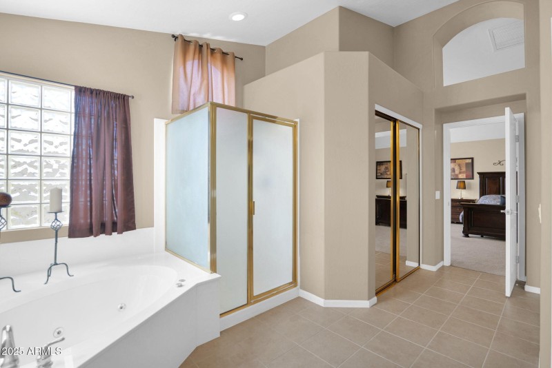 339 Horseshoe - 24Primary Bathroom