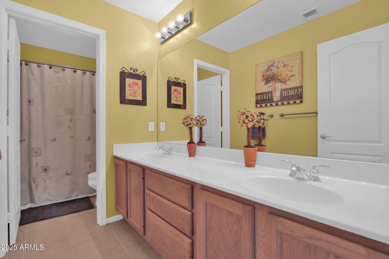 339 Horseshoe - 29Second Bathroom