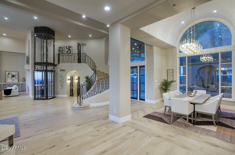 Foyer & Dining