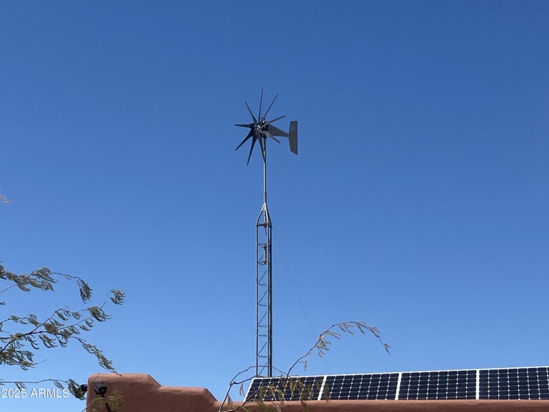 WIND TURBINE