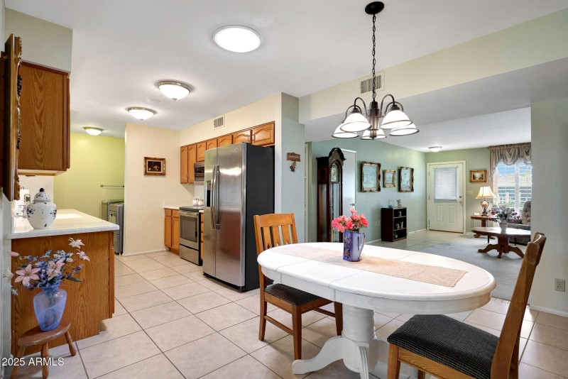 Eat-In Kitchen
