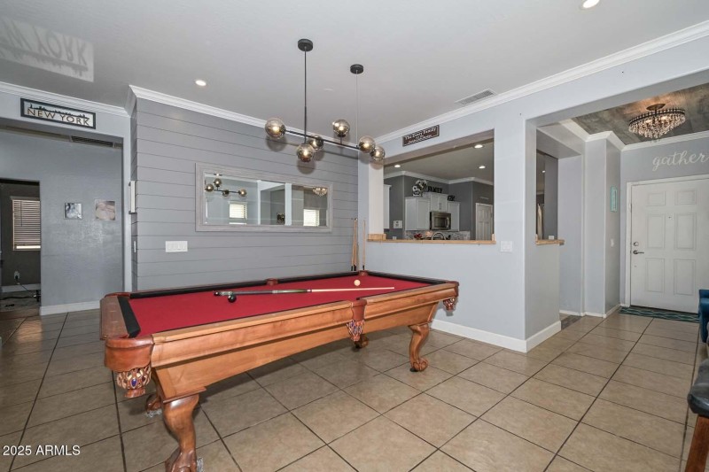 Game Room-Foyer