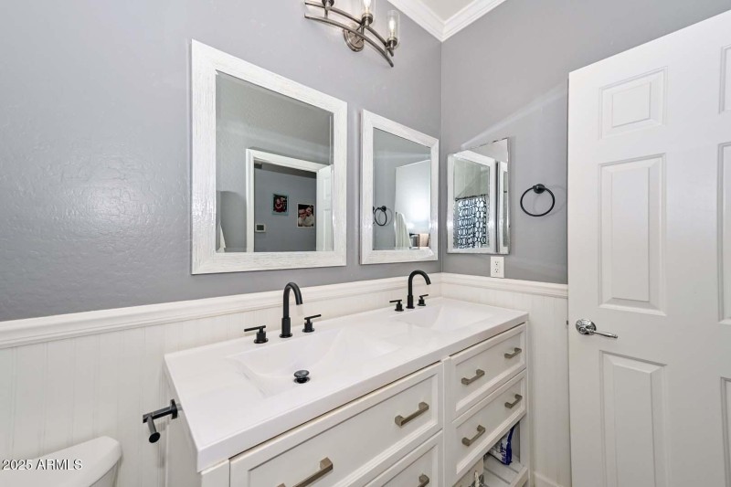 Hall Bath2