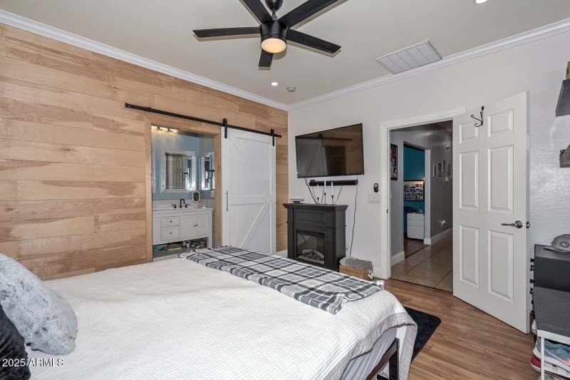 Primary Bedroom2
