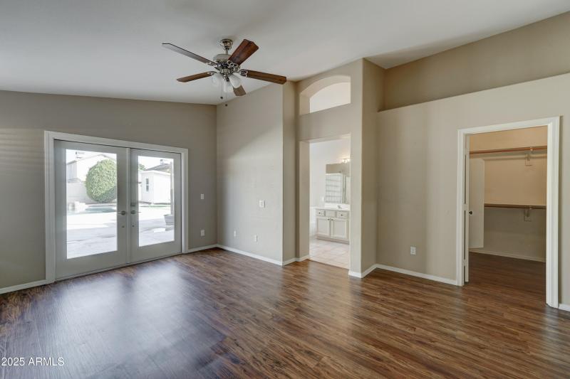 5204 W Geronimo St-16