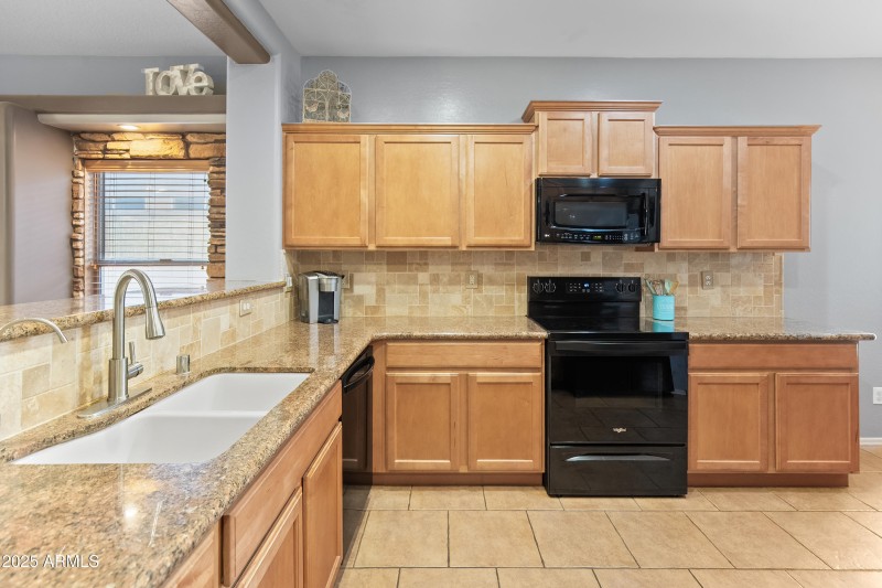17231 W Carmen Dr-7