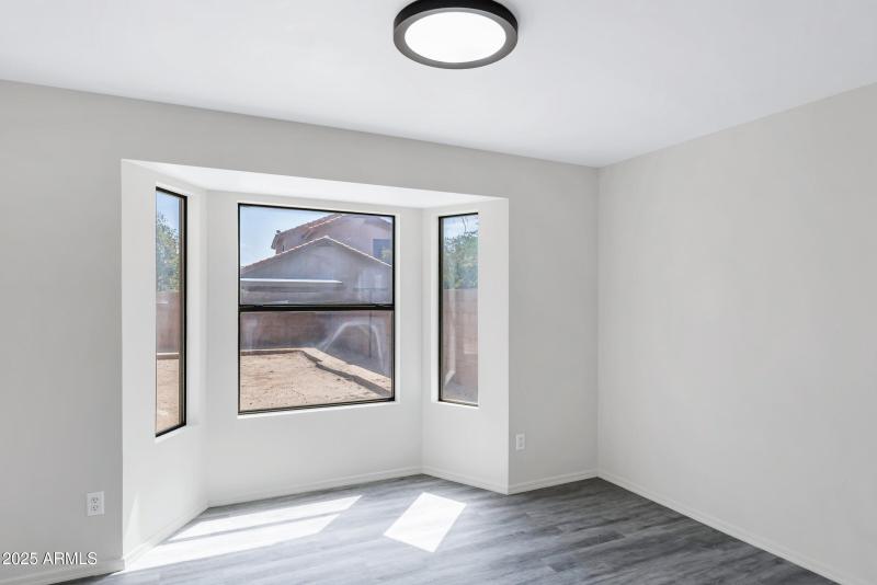 4539 E Grove Ave-12
