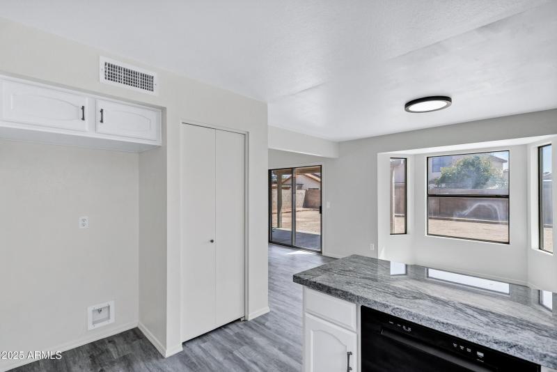 4539 E Grove Ave-13