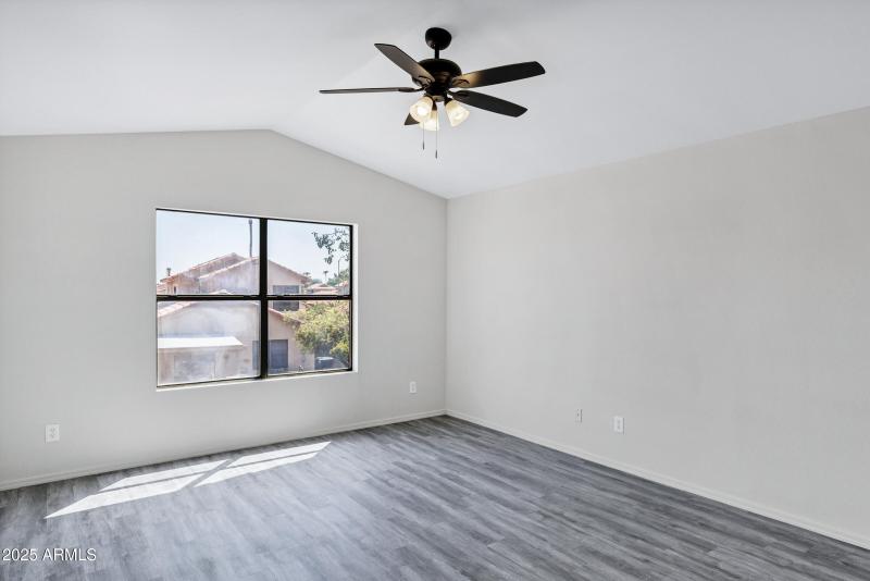 4539 E Grove Ave-17