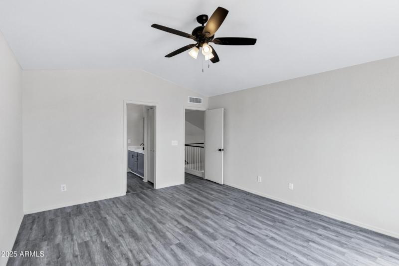 4539 E Grove Ave-18