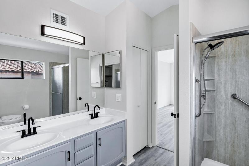 4539 E Grove Ave-21