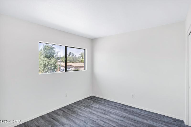 4539 E Grove Ave-23