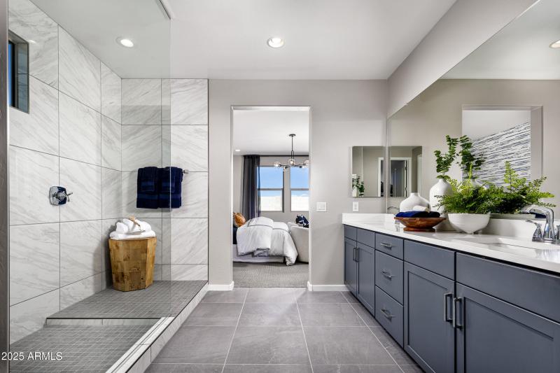 14_BR_Mariposa_Solstice_Primary Bath