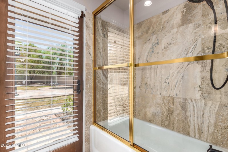 42 - Guest Shower