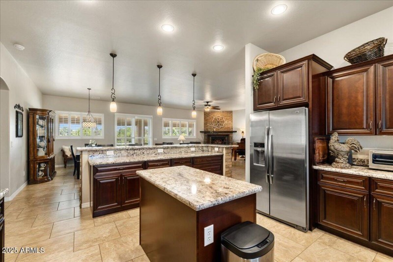 10-Kitchen