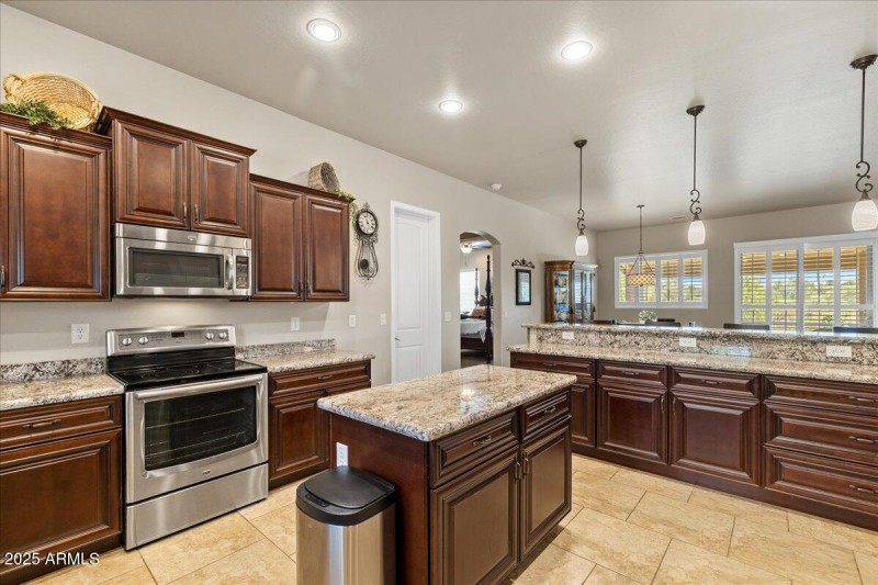 11-Kitchen