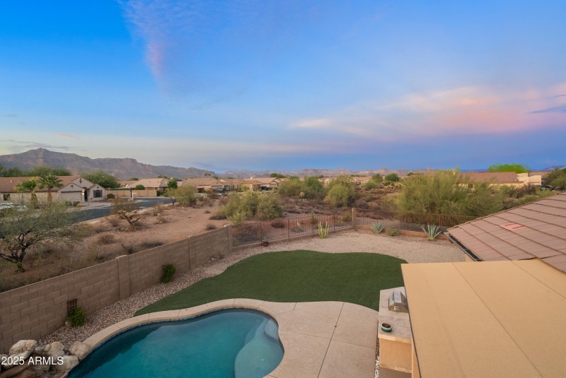 10318-E-Trailhead-Court-6