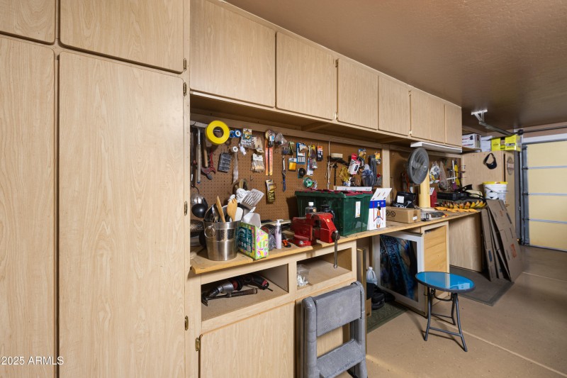 Extra DEEP Garage!