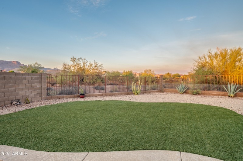 10318-E-Trailhead-Court-48