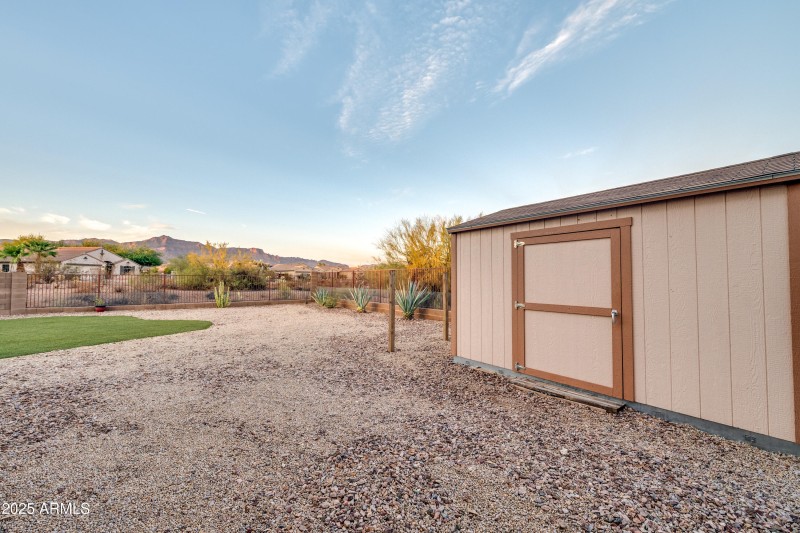 10318-E-Trailhead-Court-50