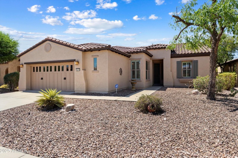 05-FRONT OF HOME
