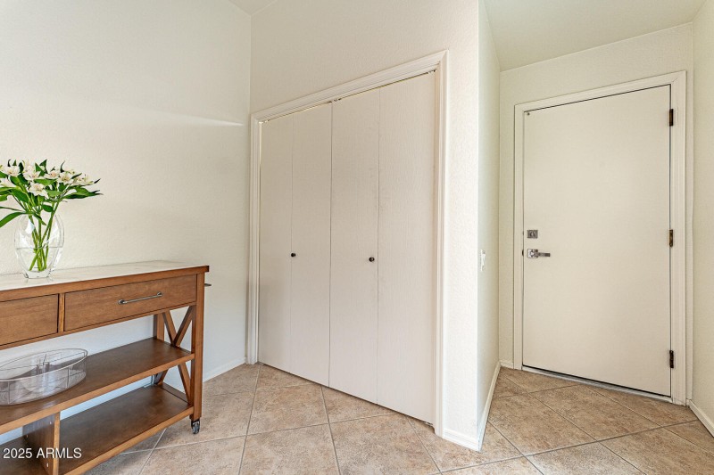 LAUNDRY CLOSET
