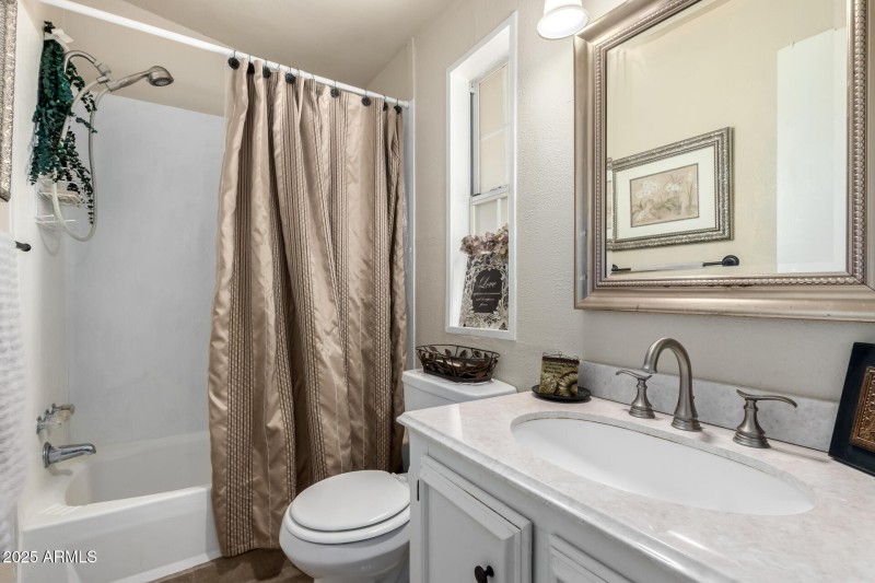 BATHROOM 2