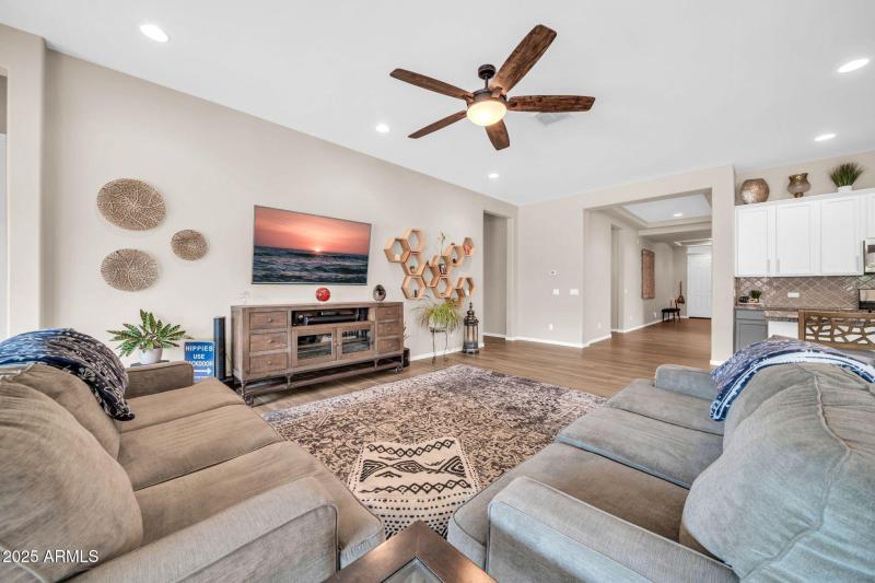 25857 N 104th Dr-6