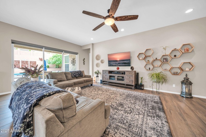 25857 N 104th Dr-10
